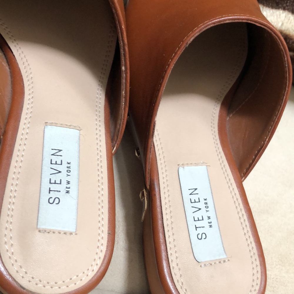 Steve Madden Clogs , Excellent Condition , Size 7… - image 5